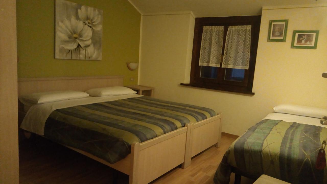 Garni Delia Hotel Livigno Exterior photo