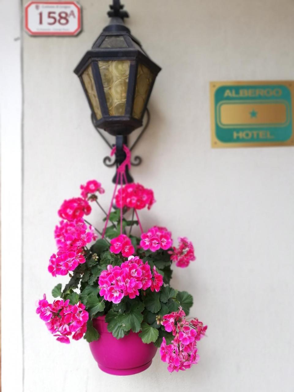 Garni Delia Hotel Livigno Exterior photo